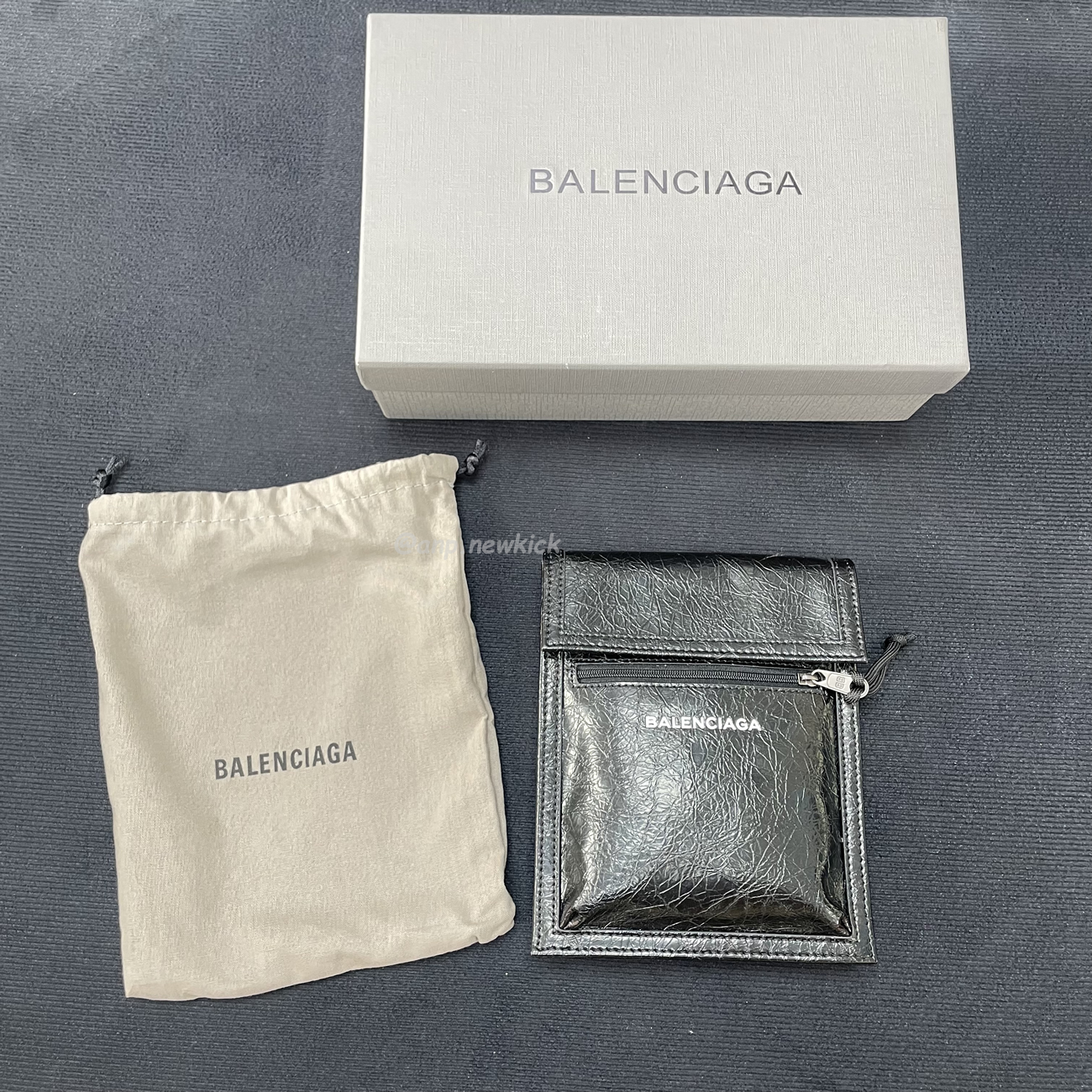 Balenciaga Explorer Arena Cracked Leather Messenger Bag Black (9) - newkick.cc